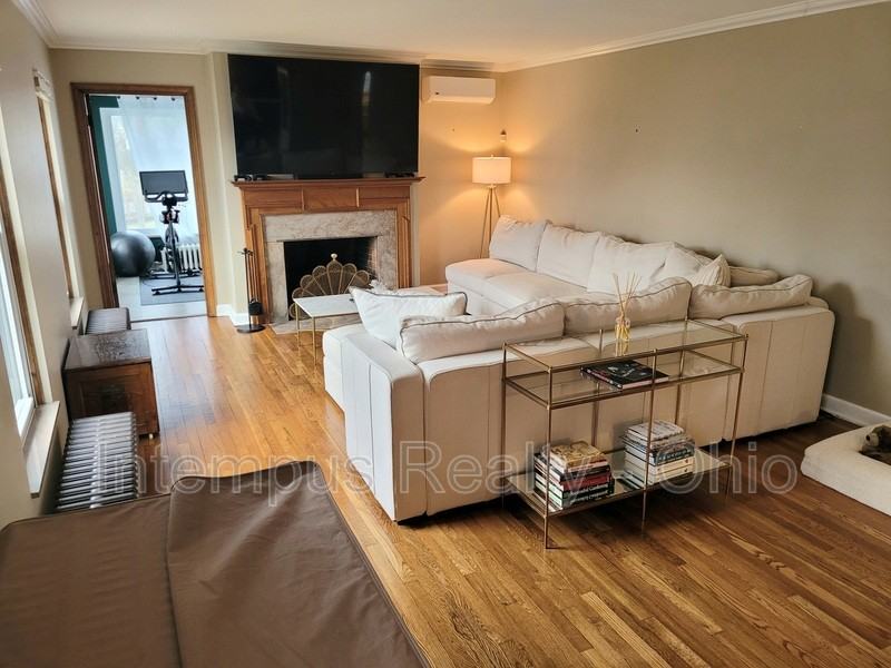 3128 Ellis Pl - Photo 3 of 41
