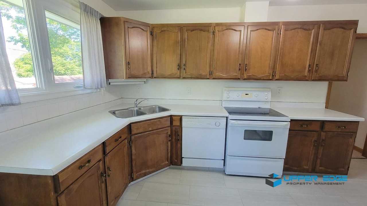 492 Stewart Street - Photo 2 of 17