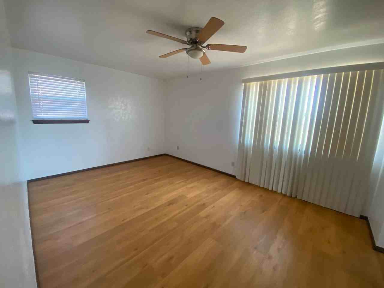1733 Aspen Ave - Photo 5 of 16