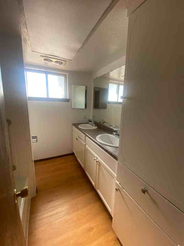 1733 Aspen Ave - Photo 6 of 16