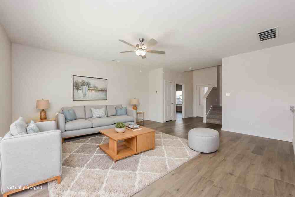 315 Patton Ln - Photo 4 of 20