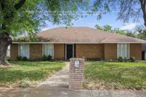 featured image of 6616 Braddock Pl