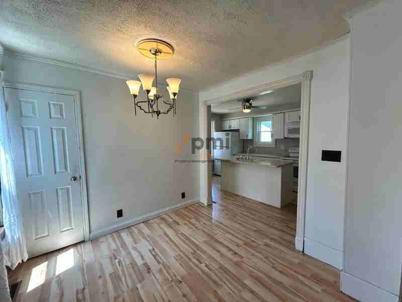 257 S 20th St - Photo 5 of 17