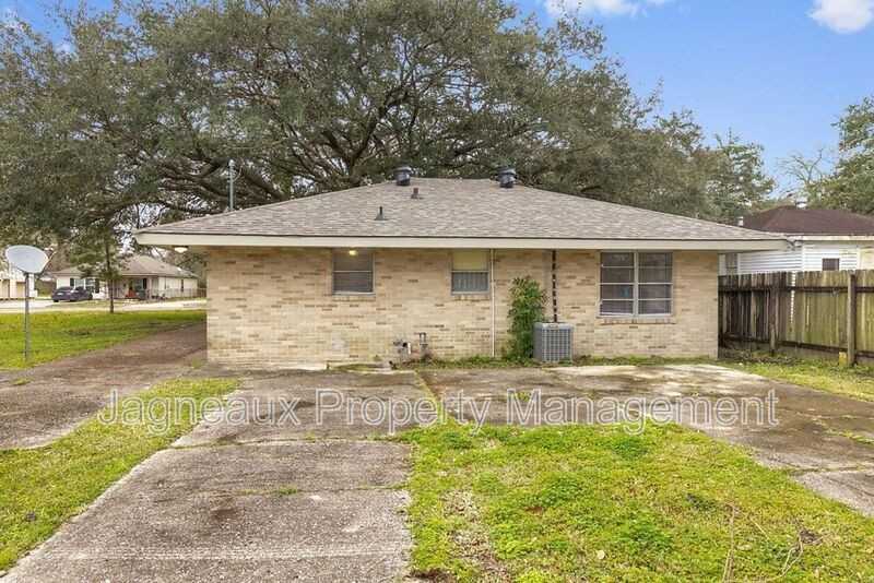 2518 Ernest St - Photo 3 of 8
