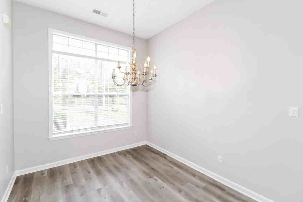 8750 Rogers Park Ave - Photo 7 of 17
