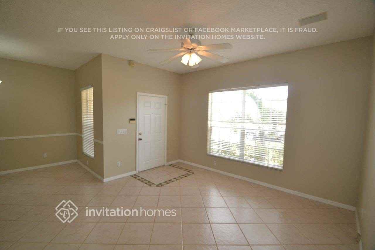 4455 Sunset Cay Cir - Photo 2 of 17