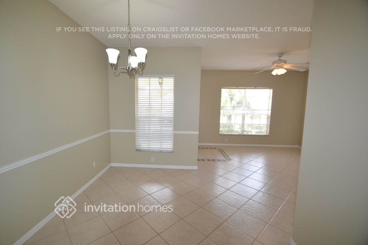 4455 Sunset Cay Cir - Photo 3 of 17