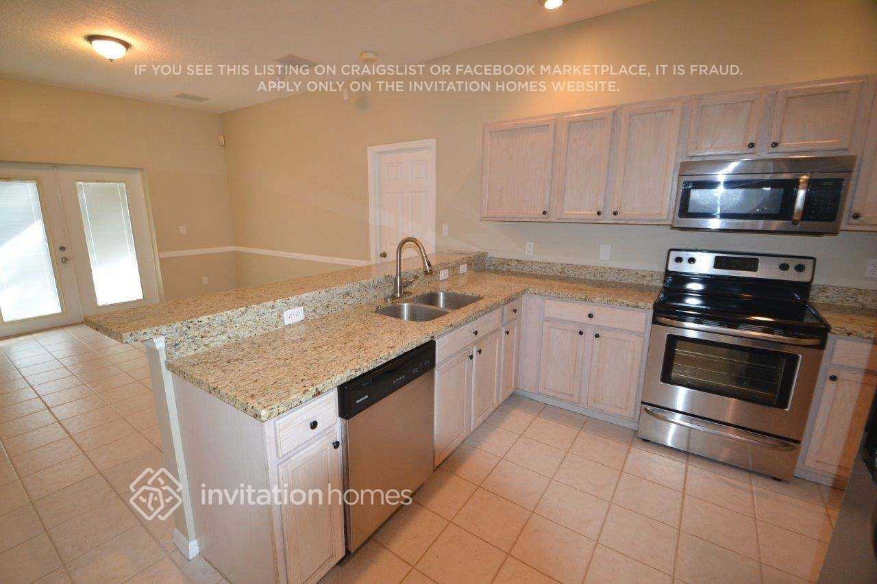 4455 Sunset Cay Cir - Photo 6 of 17