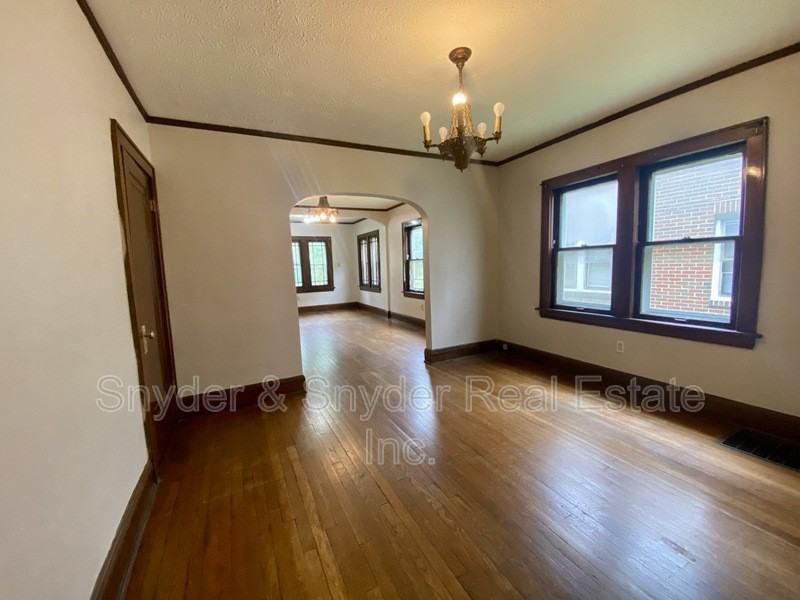 689 Schiller Ave #2 - Photo 7 of 14