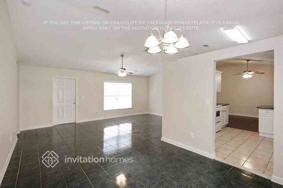 11307 Sw 167th St - Photo 3 of 18