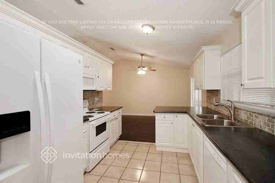 11307 Sw 167th St - Photo 7 of 18