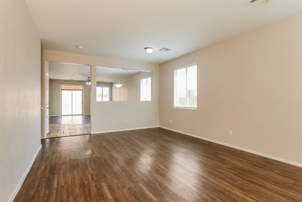 6829 S 68th Ln - Photo 5 of 20