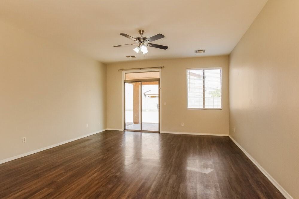 6829 S 68th Ln - Photo 7 of 20