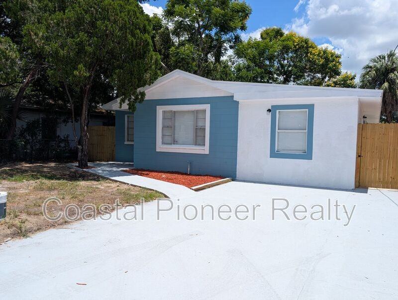 3721 Whittier St - Photo 3 of 50