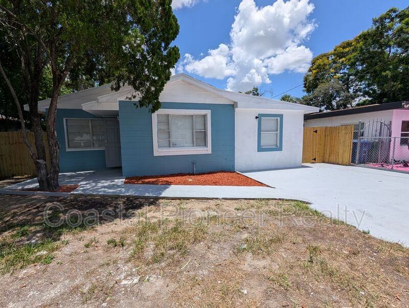 3721 Whittier St - Photo 4 of 50