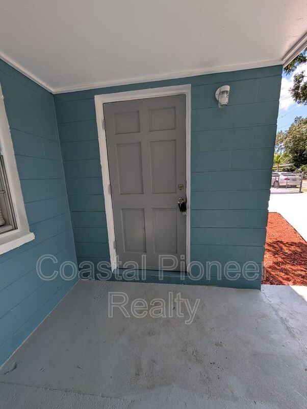 3721 Whittier St - Photo 6 of 50