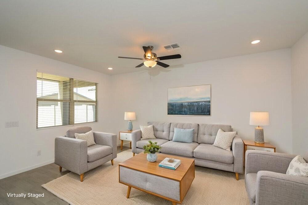 12641 W Daley Ln - Photo 4 of 19