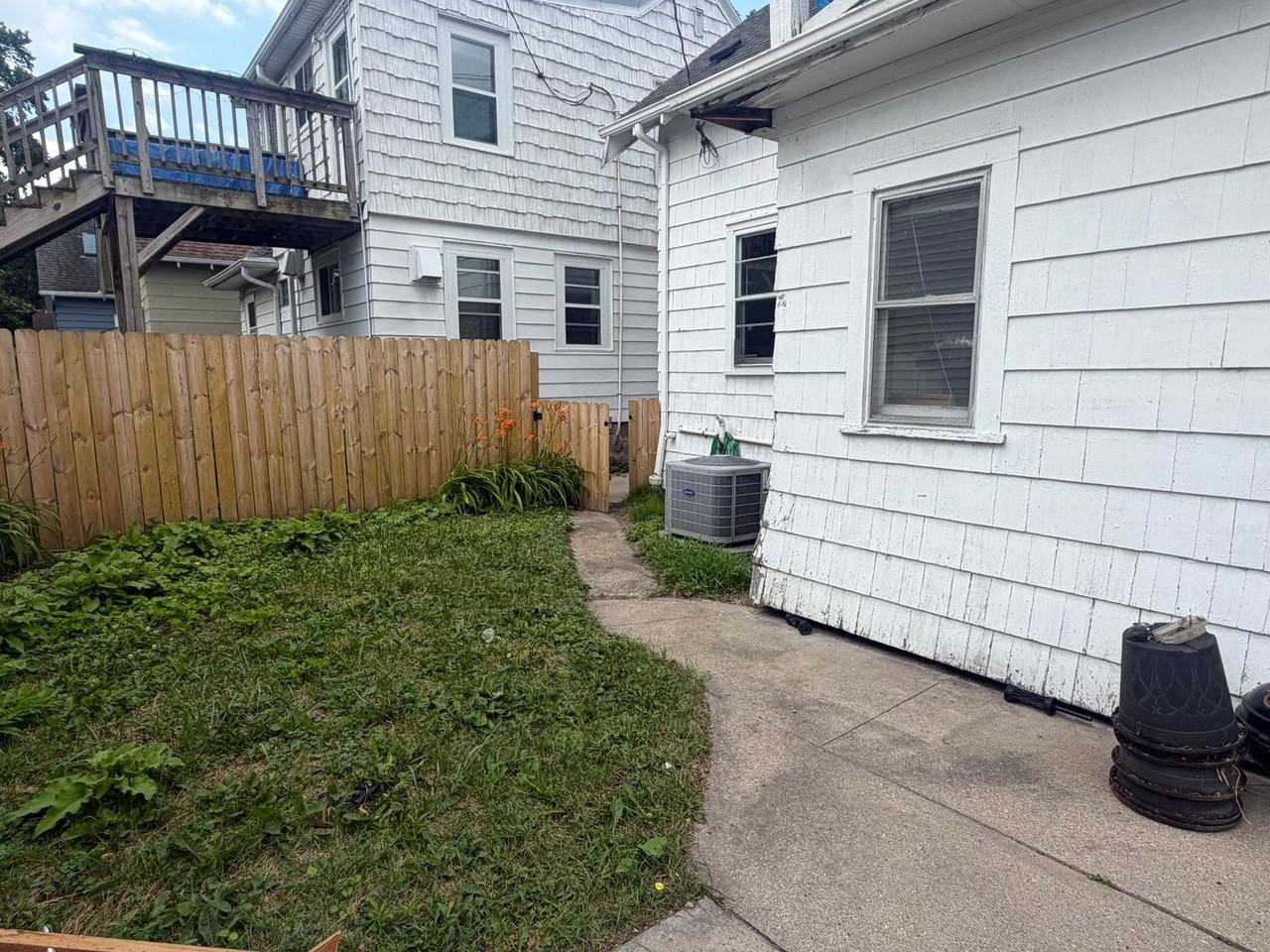 3504 S Clement Ave - Photo 3 of 9