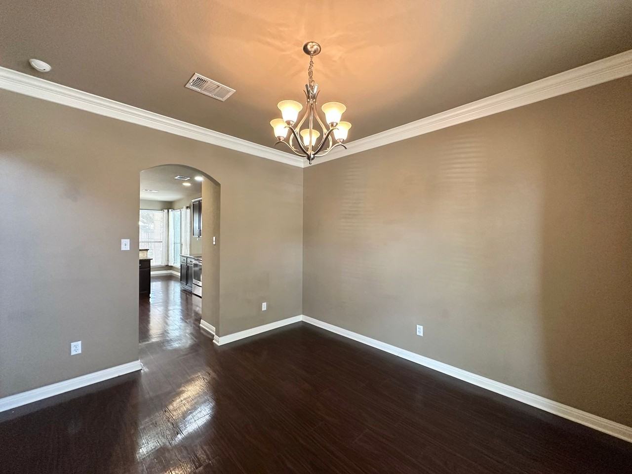 3509 Greyfriar Dr - Photo 4 of 44