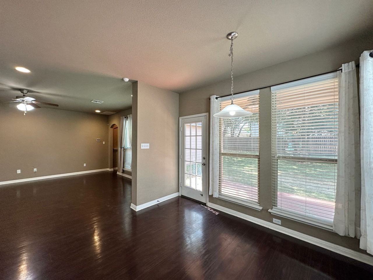 3509 Greyfriar Dr - Photo 6 of 44