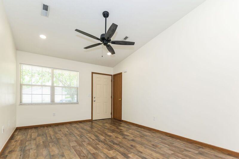 2193 Amarillo Ave - Photo 5 of 10