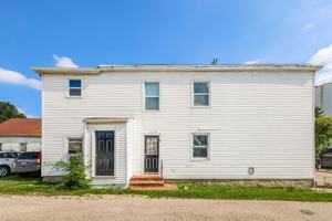 featured image of 124 S Chillicothe St #4