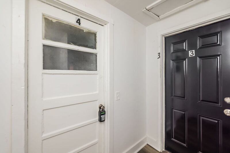 124 S Chillicothe St #4 - Photo 4 of 10