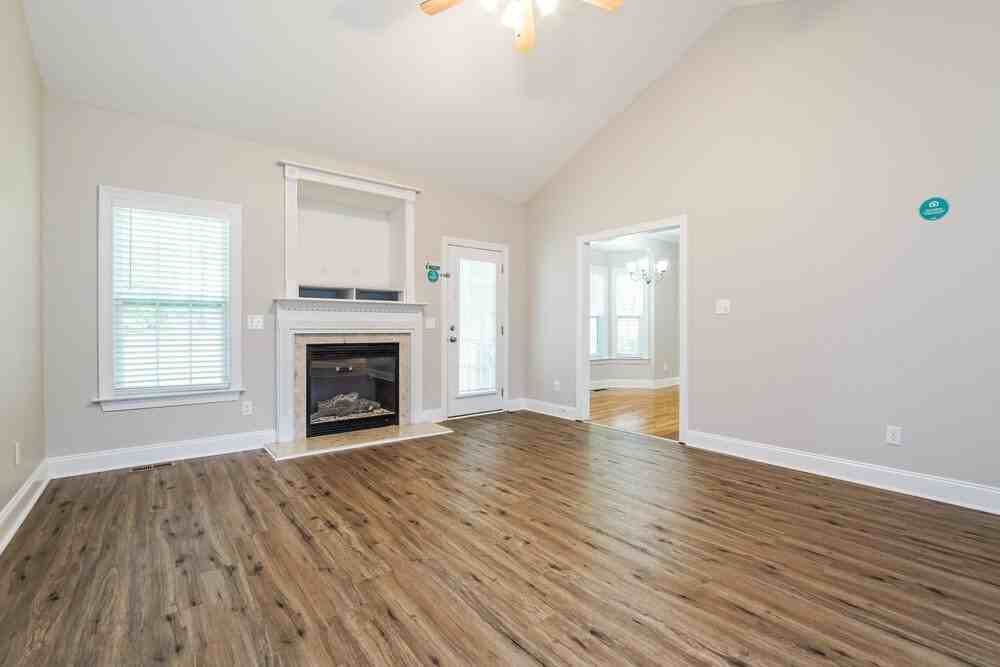 253 Keller Dr - Photo 4 of 20