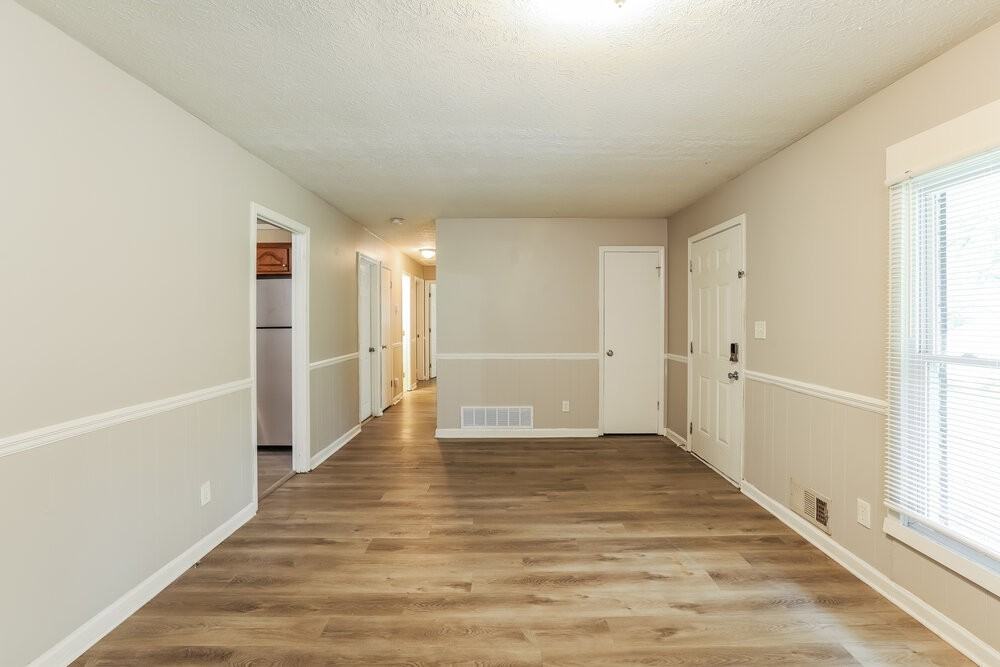 1338 W Stoneybrook Dr - Photo 4 of 16