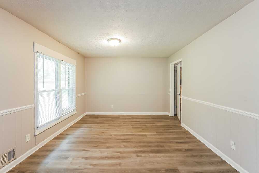 1338 W Stoneybrook Dr - Photo 5 of 16