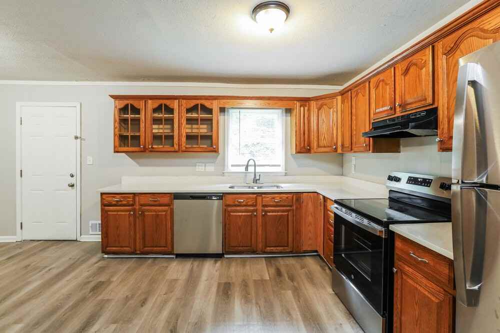 1338 W Stoneybrook Dr - Photo 6 of 16