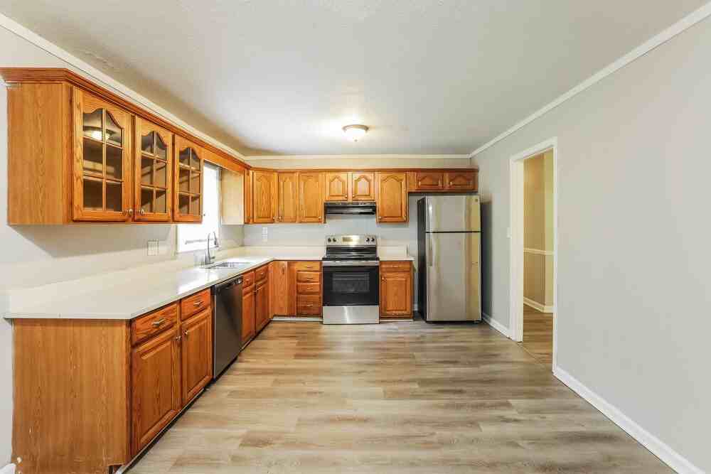1338 W Stoneybrook Dr - Photo 7 of 16