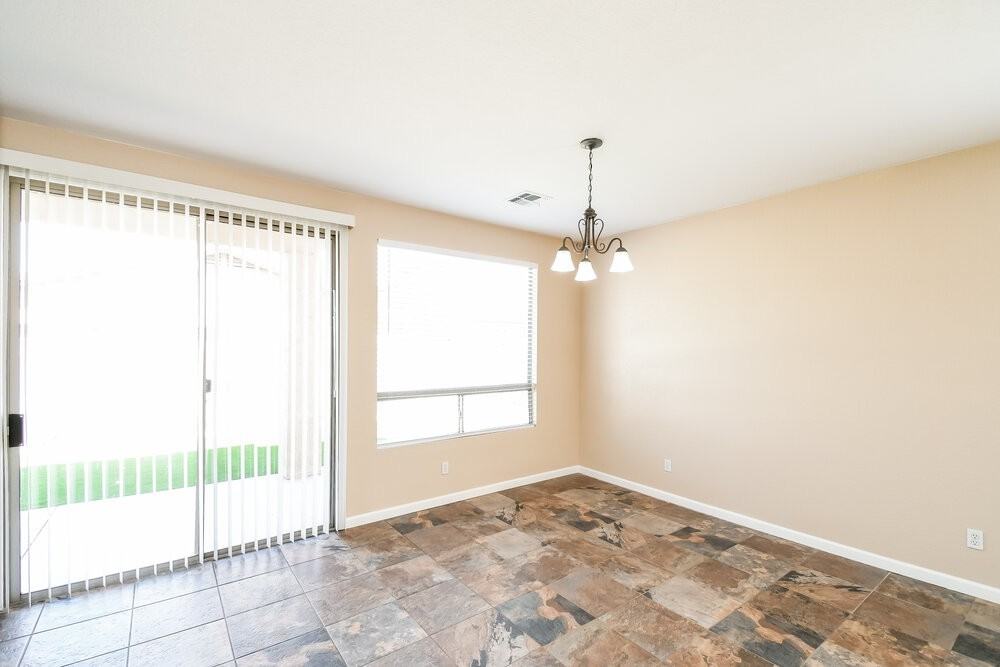 810 E Rossi Ct - Photo 7 of 18