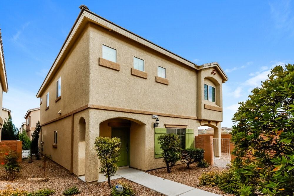 9623 Vega Carpio Ave - Photo 4 of 20