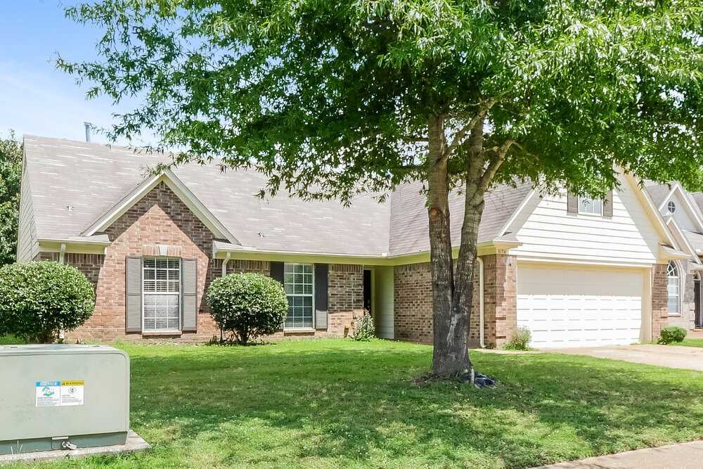 10316 Cottage Oaks Dr - Photo 4 of 17