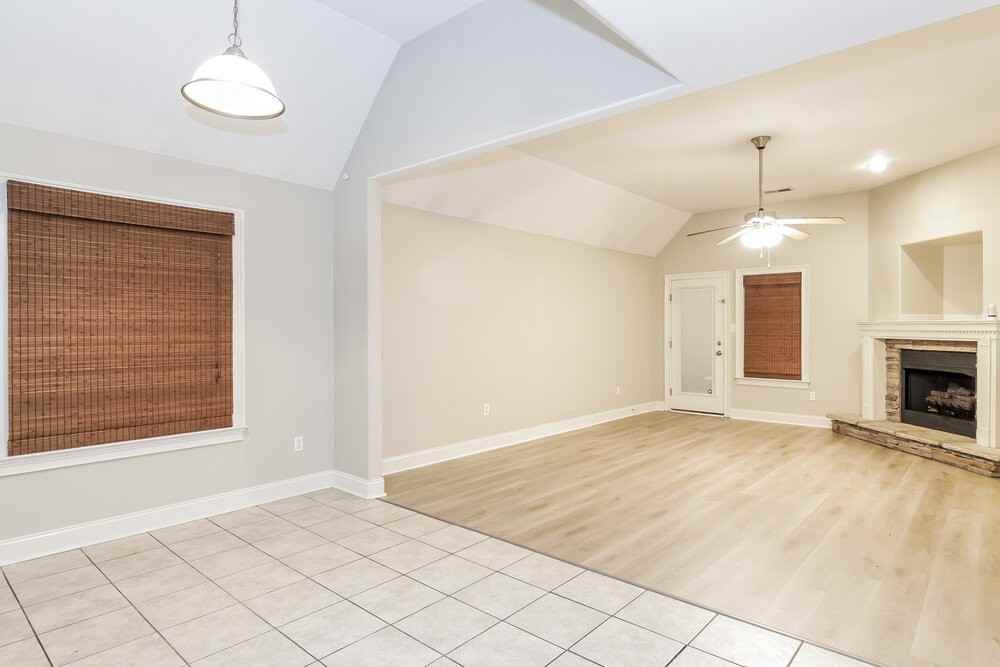 240 Brighton Village Loop - Photo 4 of 16