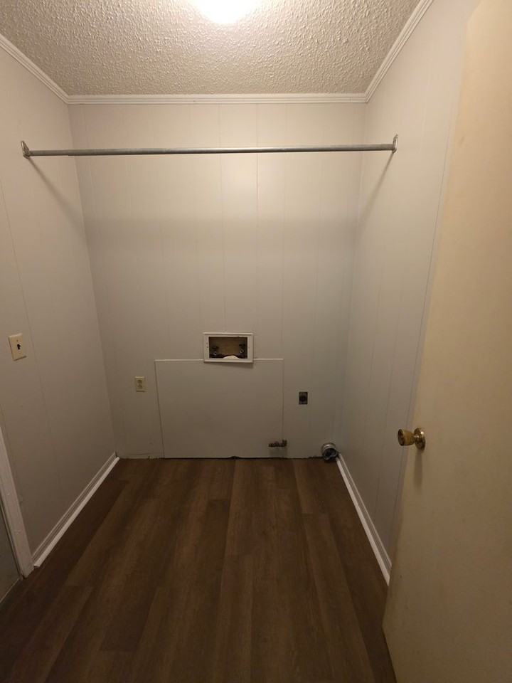 1336 S Sidney Ave - Photo 6 of 18