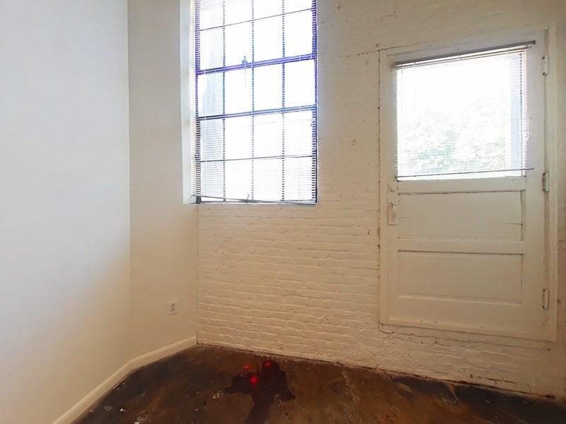 1011 W Marshall St #122 - Photo 6 of 12