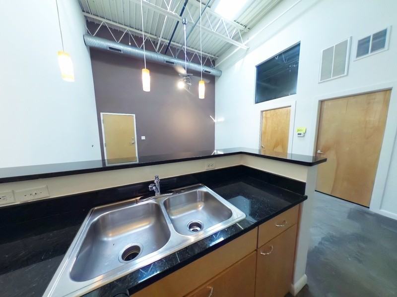 1011 W Marshall St #136 - Photo 5 of 14