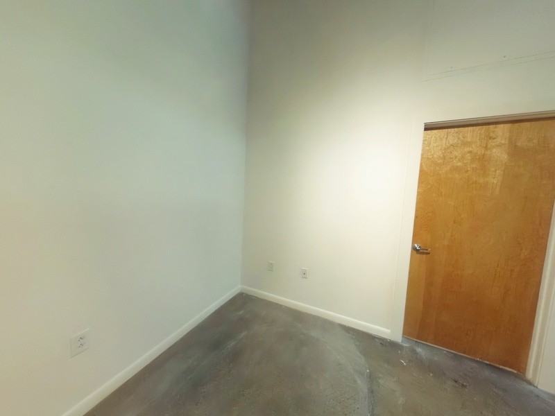 1011 W Marshall St #136 - Photo 7 of 14