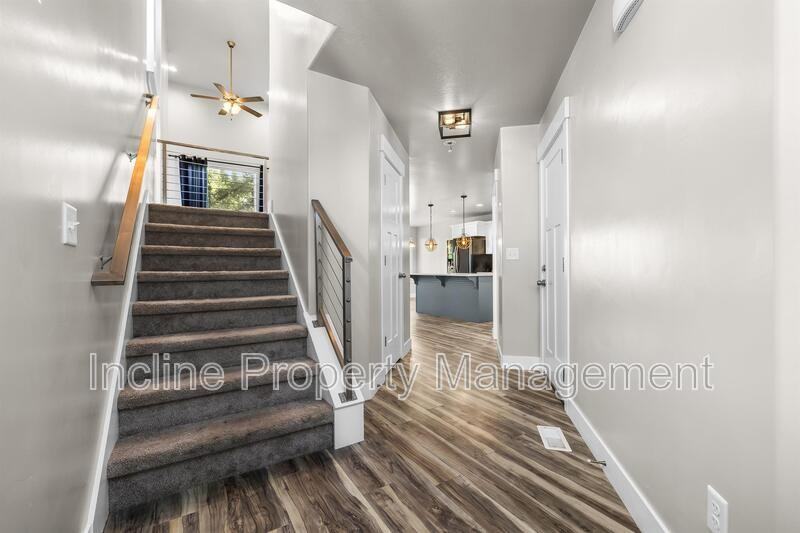 4863 W Spire Way - Photo 2 of 24