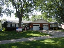 featured image of 2416 Hyacinth Ave