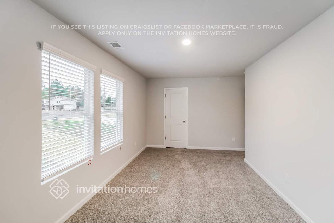 393 Amelia Ln - Photo 7 of 19