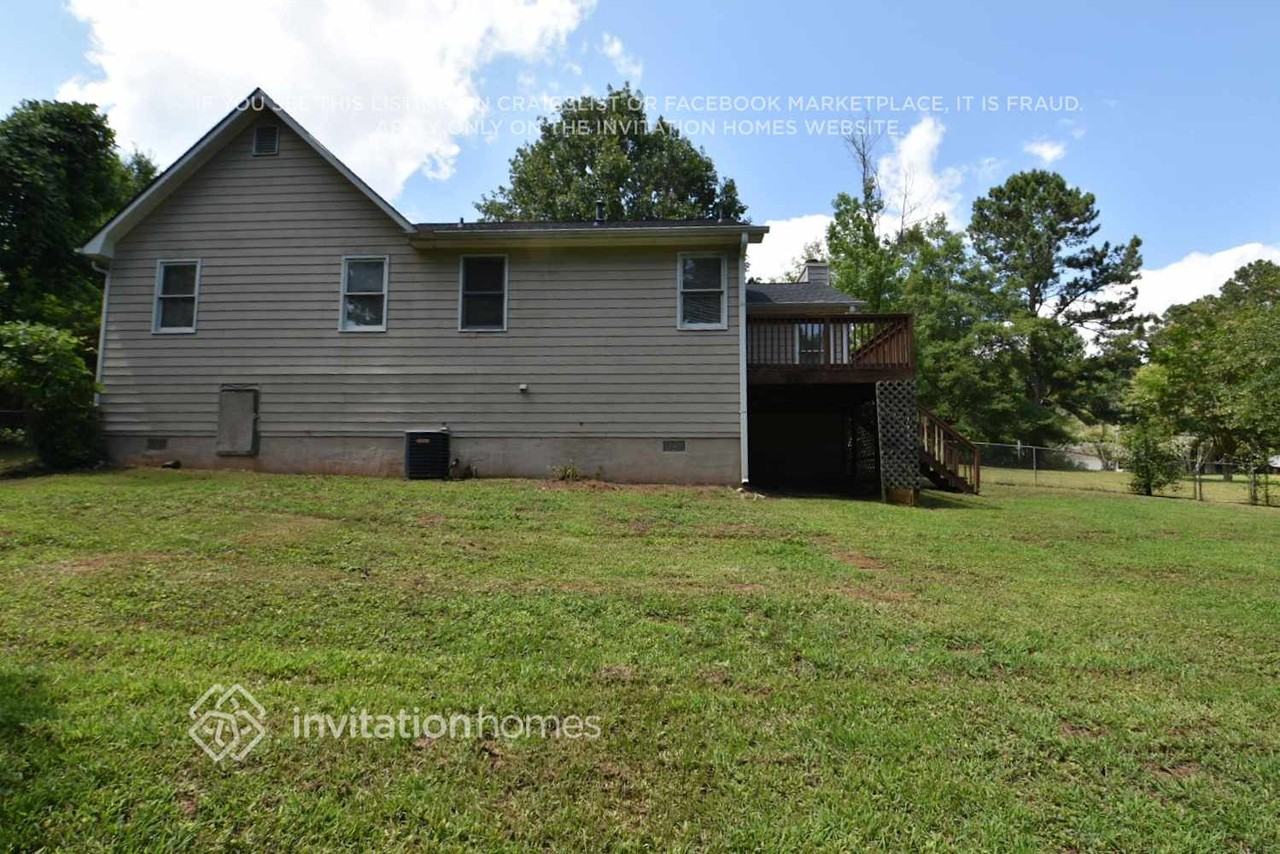 1306 Smokerise Ln - Photo 3 of 5