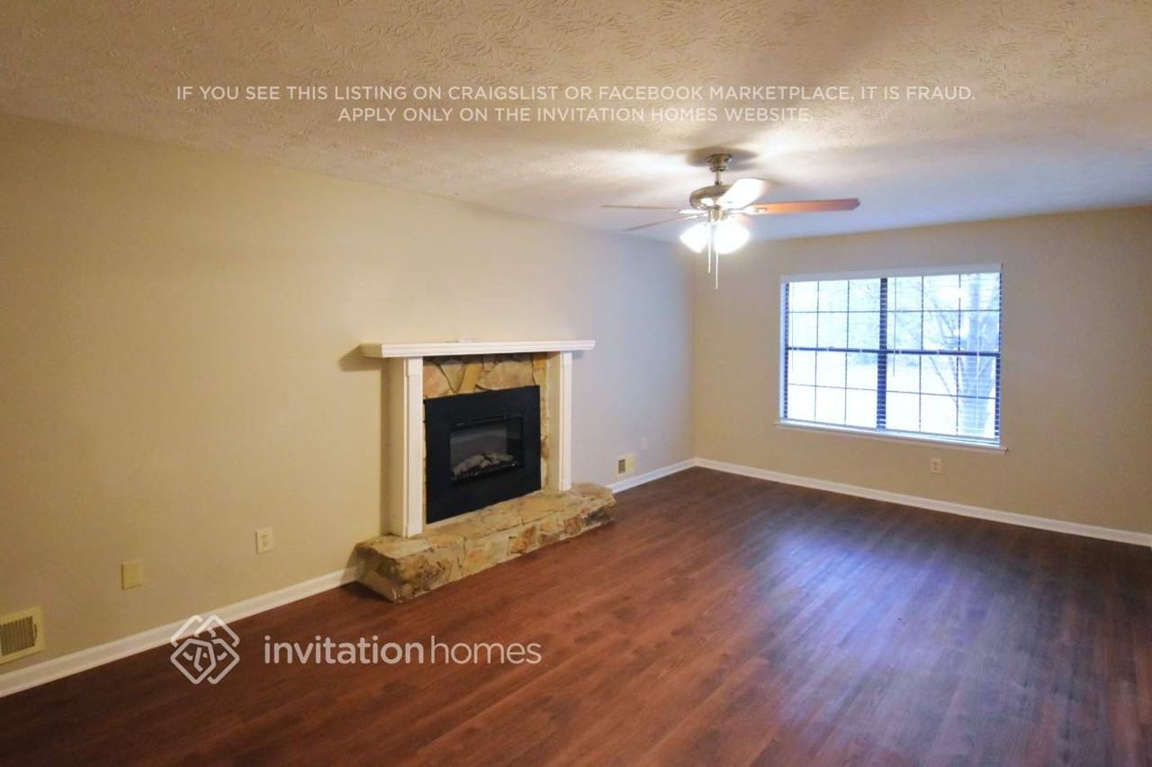 297 Phoenix Dr - Photo 2 of 9