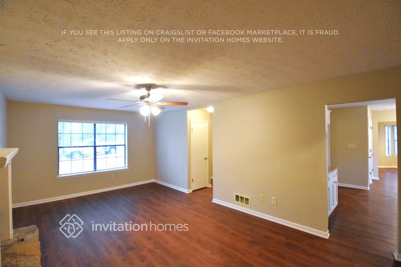 297 Phoenix Dr - Photo 3 of 9