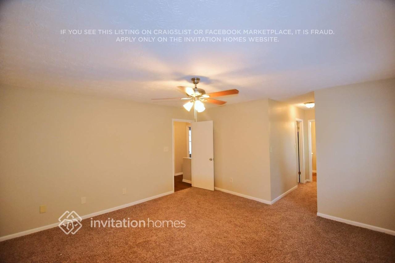 297 Phoenix Dr - Photo 6 of 9