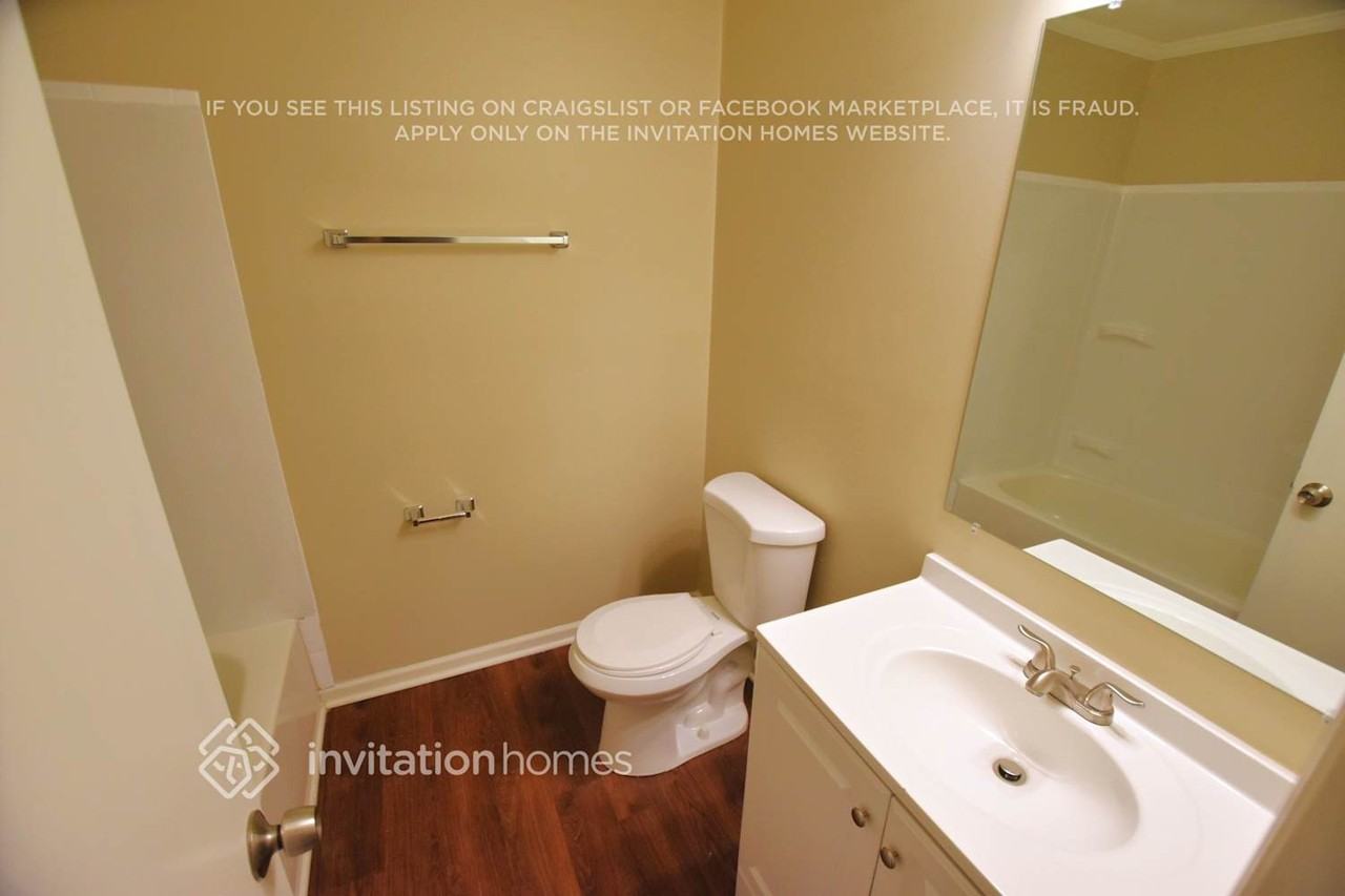 297 Phoenix Dr - Photo 7 of 9
