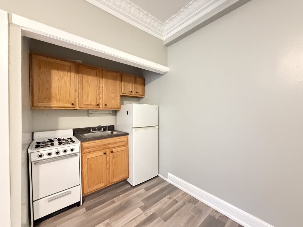 3831 N Fremont St #308 - Photo 3 of 21