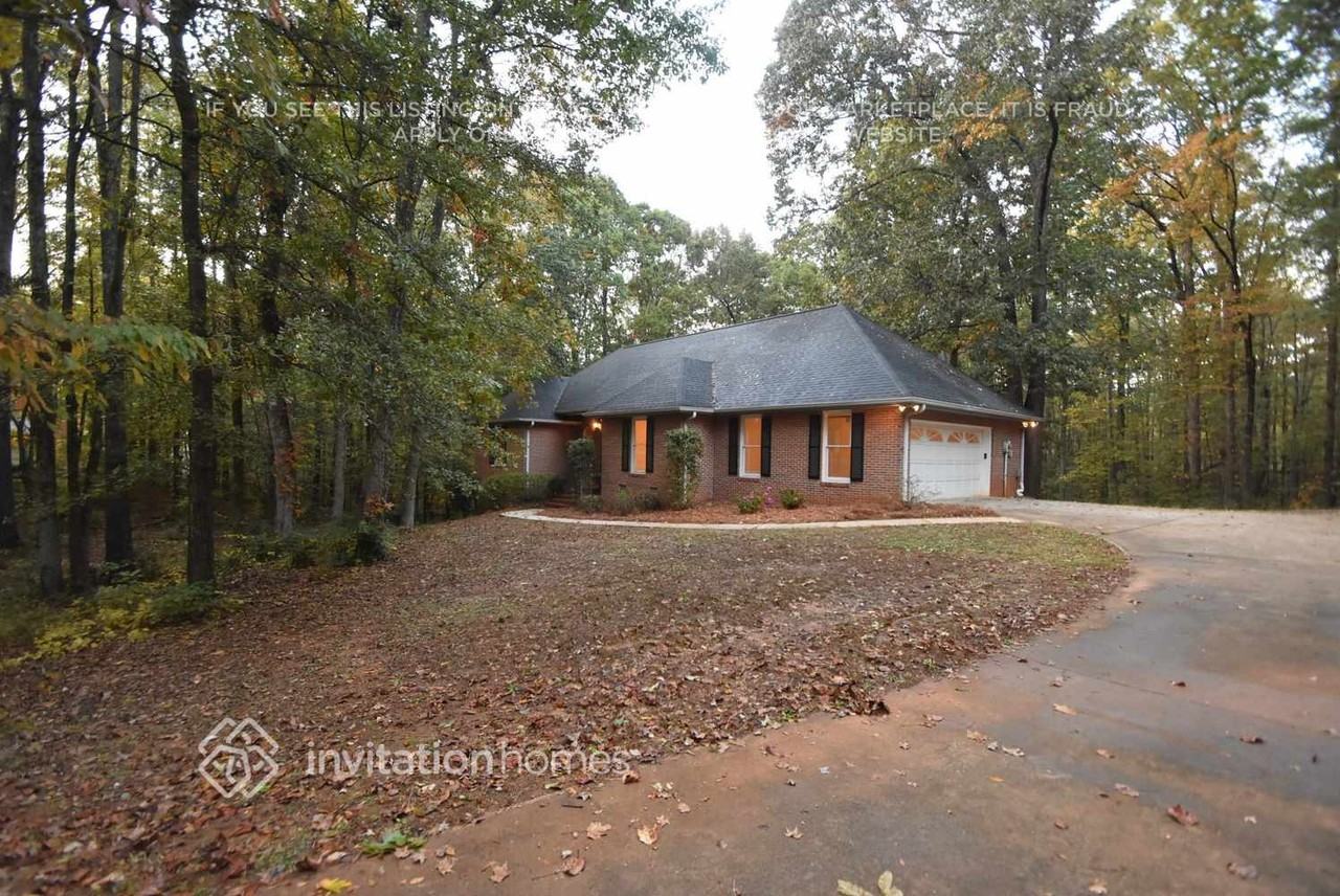 444 Kimberly Ct - Photo 2 of 14